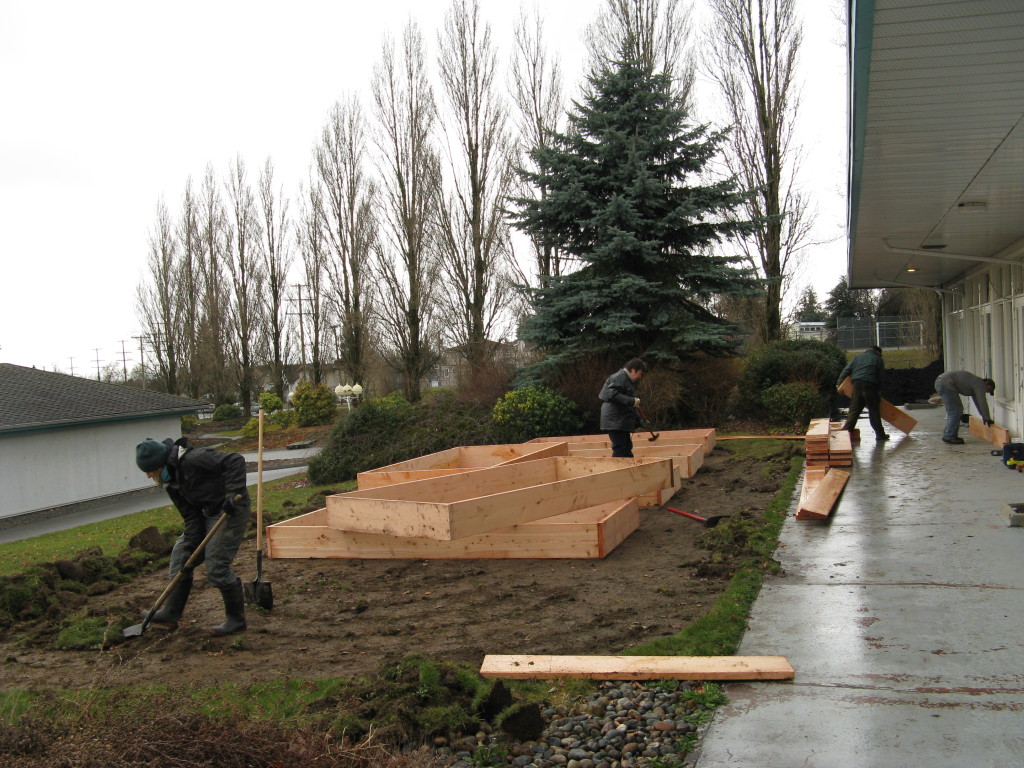 Friends & Family help build the Pearson Therapeutic Gardens in 2009